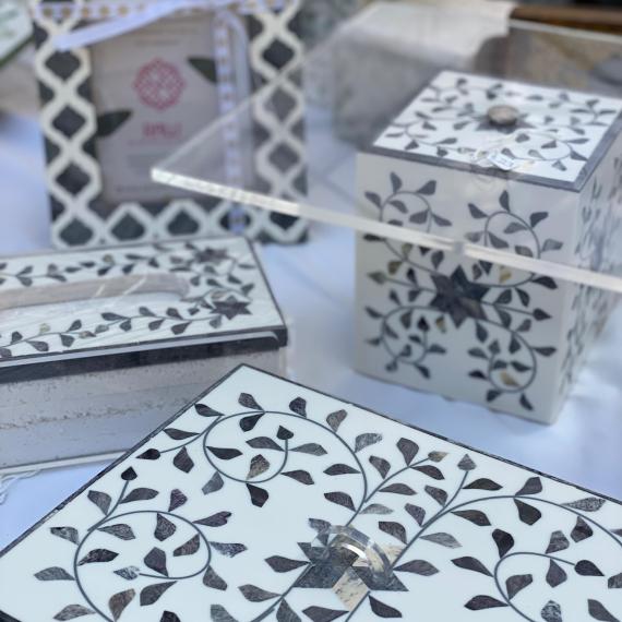 FLORAL ACRYLIC CAKE STAND