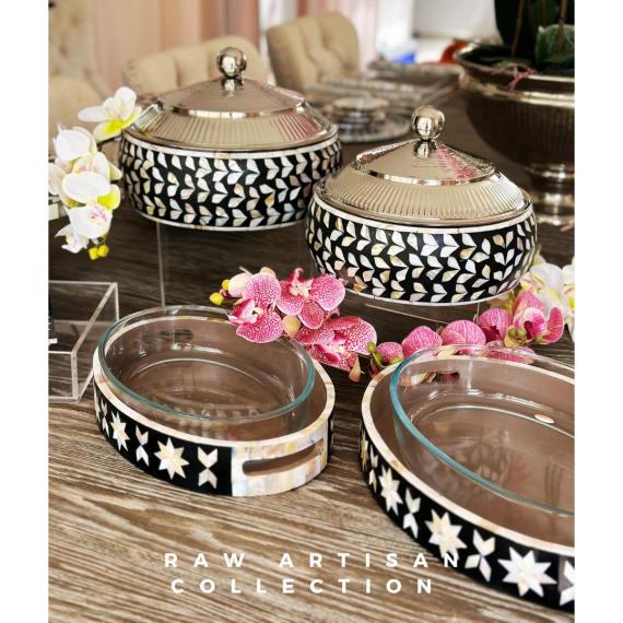 Najma Glass Dish with pearl base